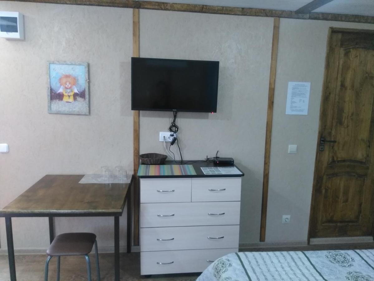 Гостевой Дом Ксения Hotell Sukhumi Eksteriør bilde