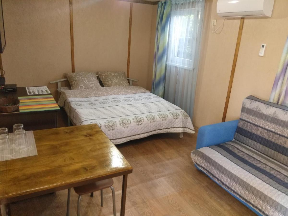 Гостевой Дом Ксения Hotell Sukhumi Eksteriør bilde