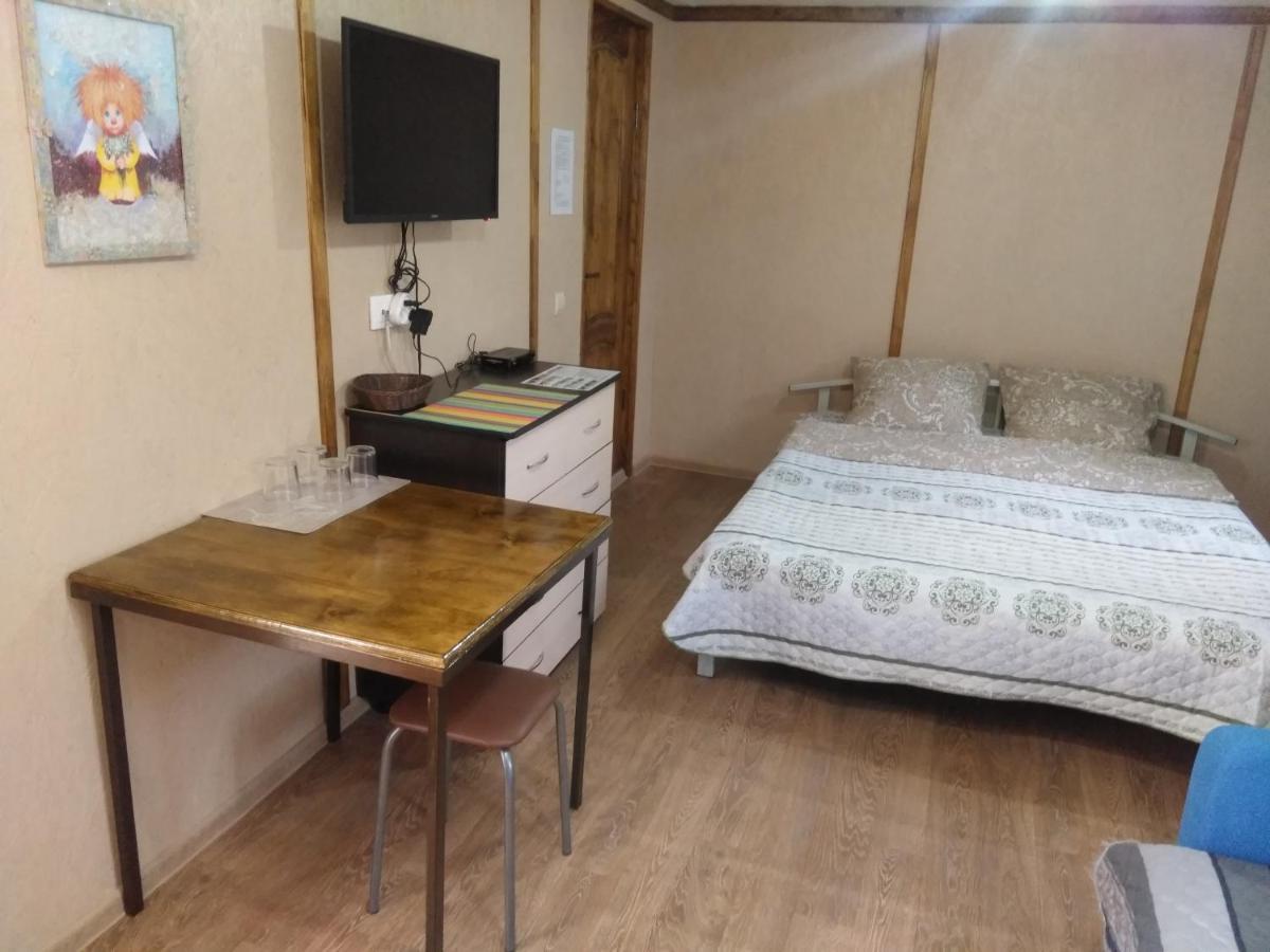 Гостевой Дом Ксения Hotell Sukhumi Eksteriør bilde