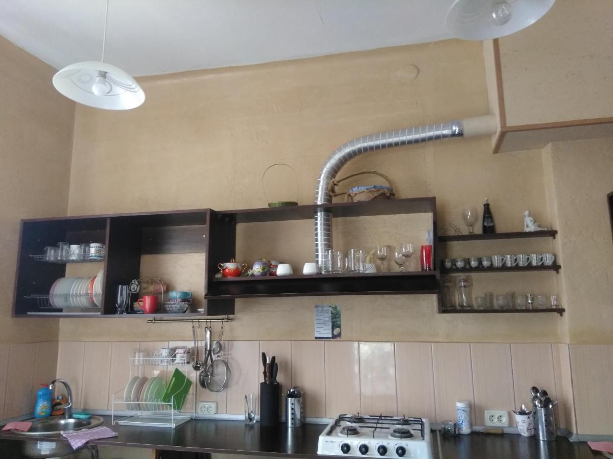 Гостевой Дом Ксения Hotell Sukhumi Eksteriør bilde