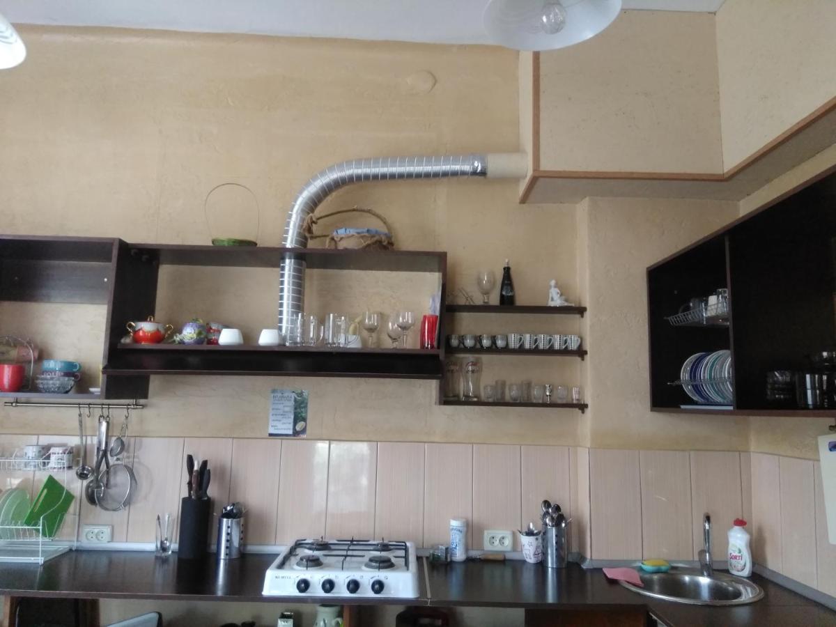 Гостевой Дом Ксения Hotell Sukhumi Eksteriør bilde