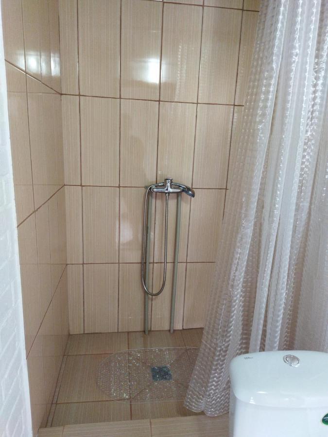 Гостевой Дом Ксения Hotell Sukhumi Eksteriør bilde